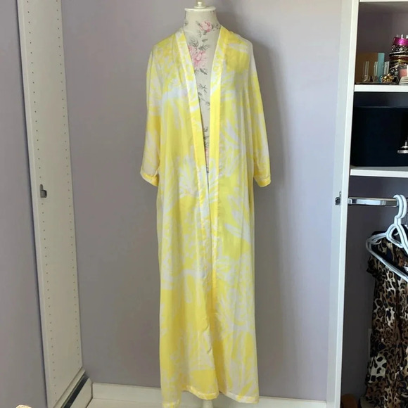Lilly Pulitzer for target long yellow and white printed robe size medium - Picture 1 of 9